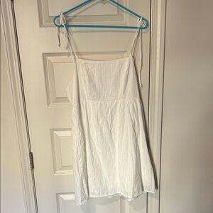 Dee Elly White Spaghetti Strap Dress